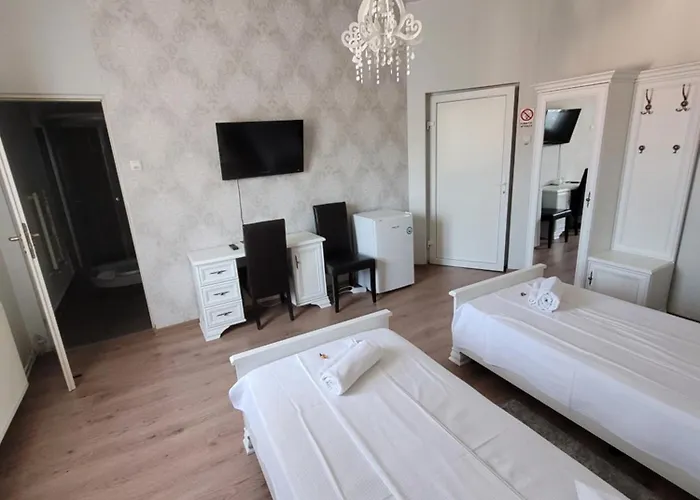 Гостьовий будинок Pensiunea Boema